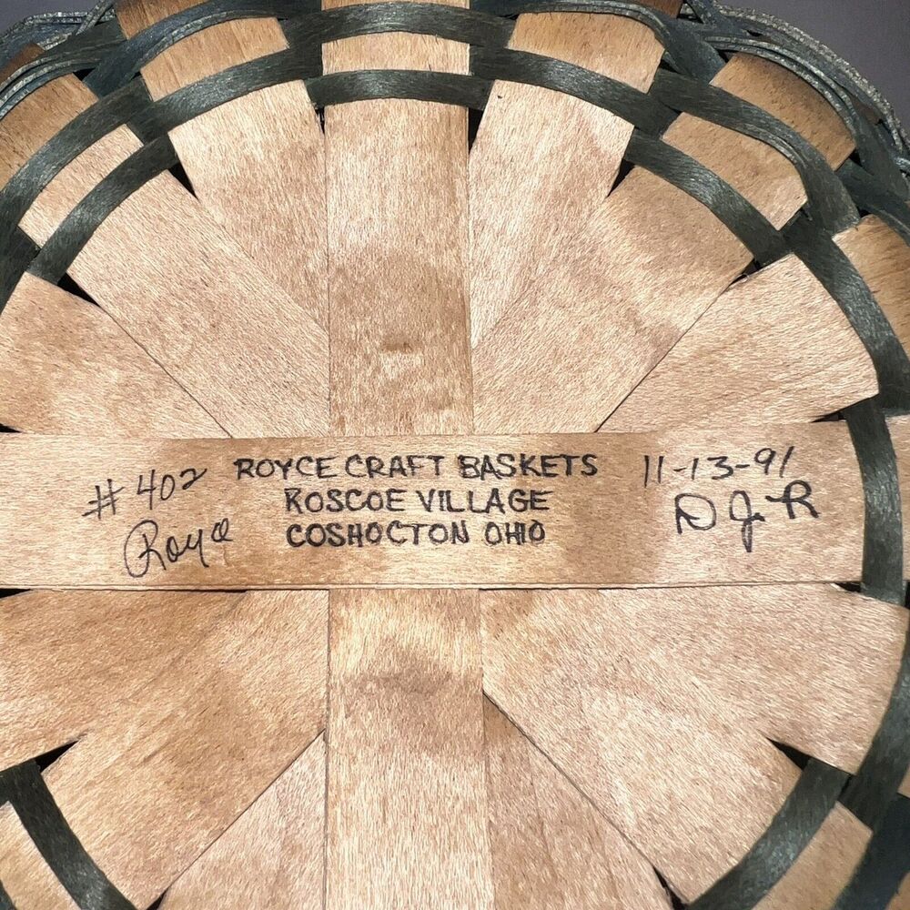 Vintage 1991 Christmas  Royce Craft Roscoe Village Basket Signed  DJR - Picture 9 of 16